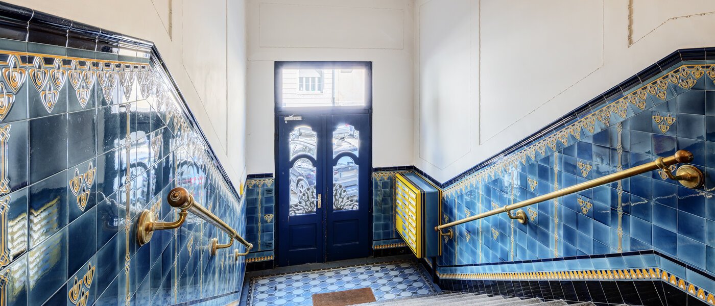 apartment München Schwabing (links der Leopoldstraße) 01 staircase 4915