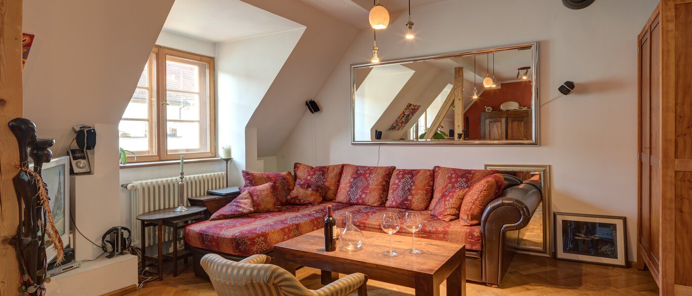 attic apartment München Obergiesing 02 living room 4959