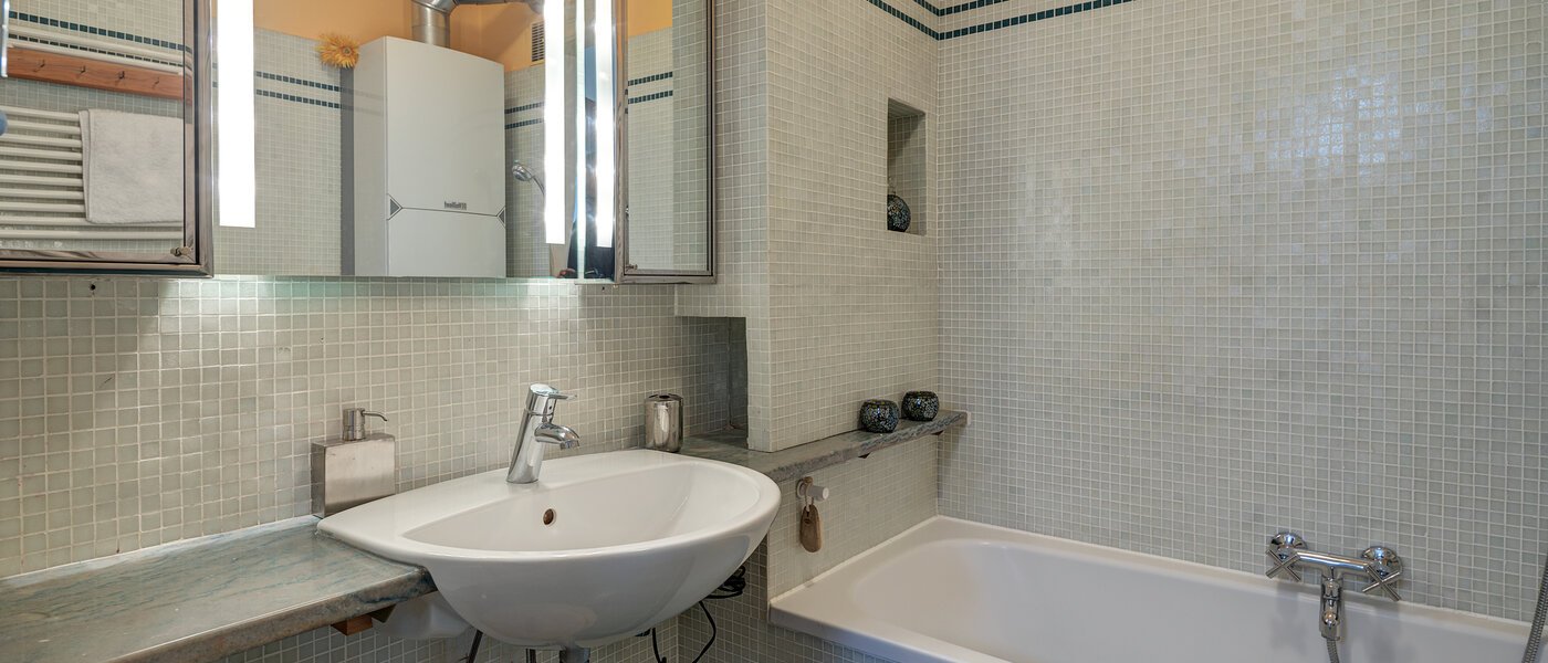 attic apartment München Obergiesing 02 bathroom 4959