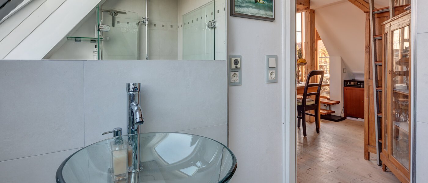 attic apartment München Obergiesing 03 2. bathroom 4959