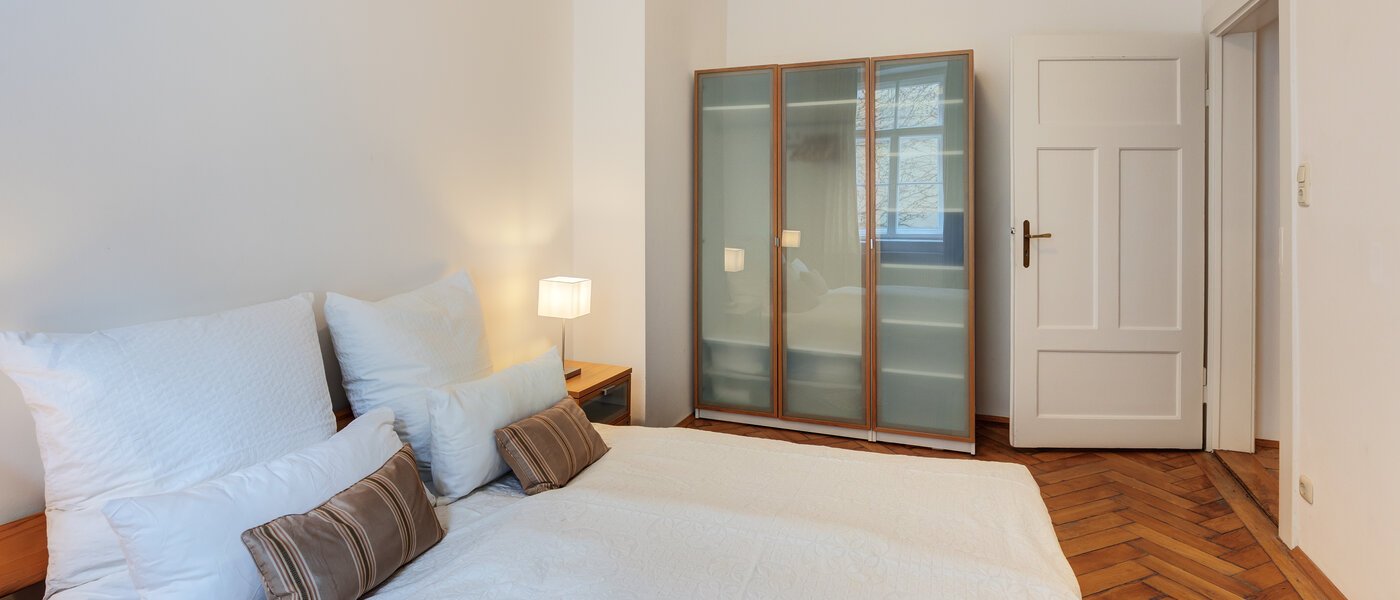 apartment München Neuhausen 03 bedroom 5003