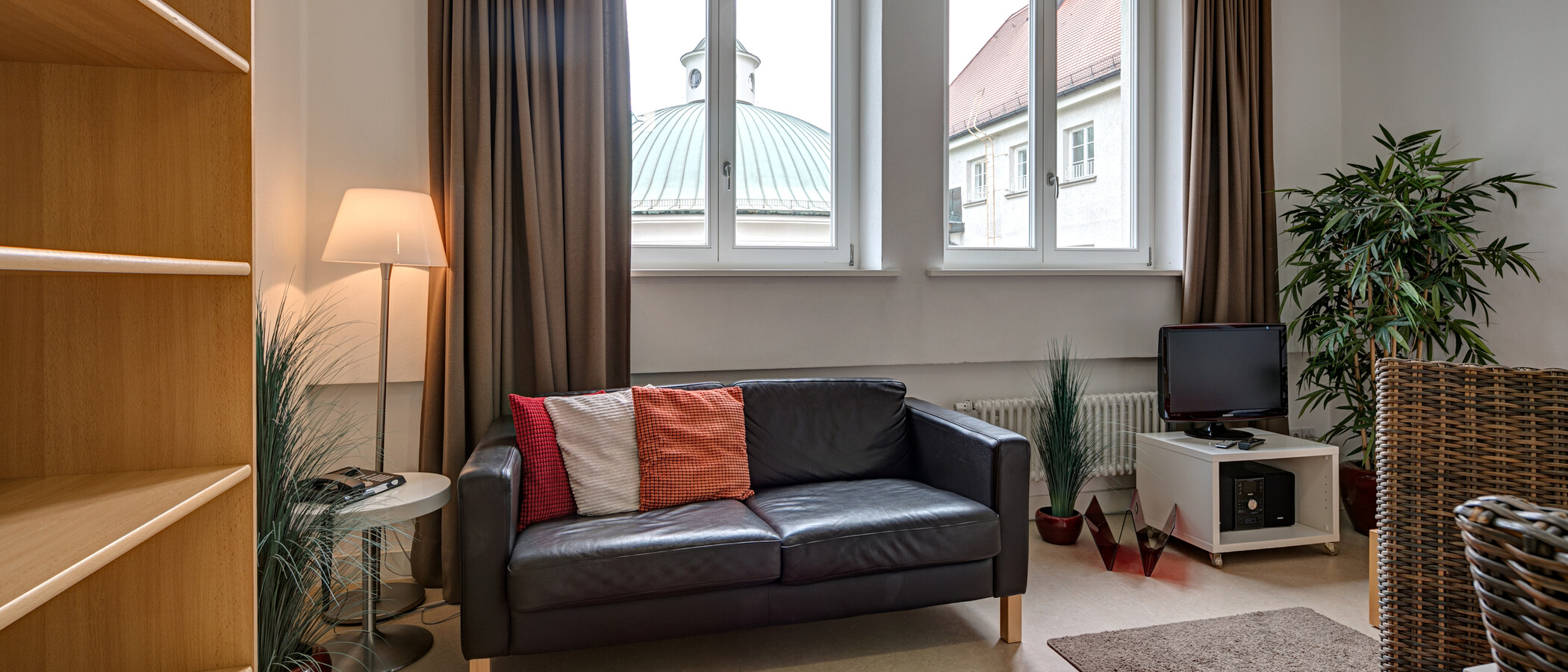 apartment München Lehel 01 living room 5111