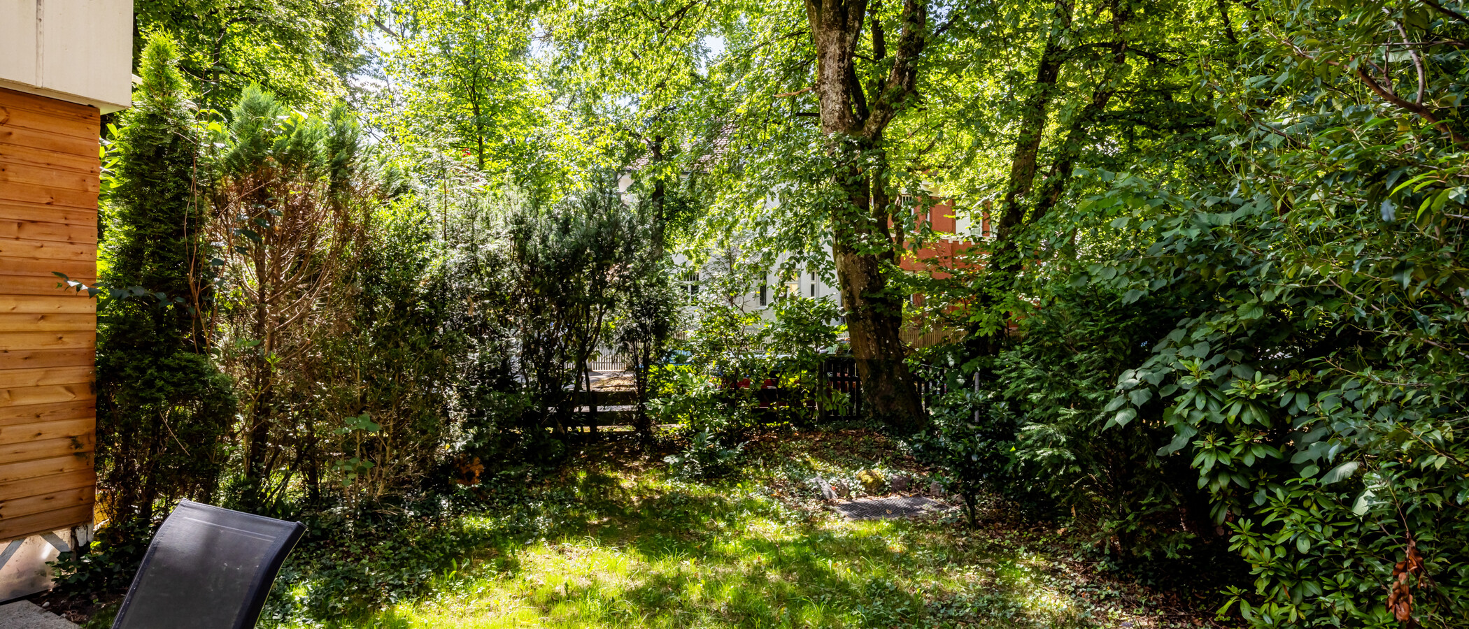 apartment with garden 	 München Solln 01 garden 515