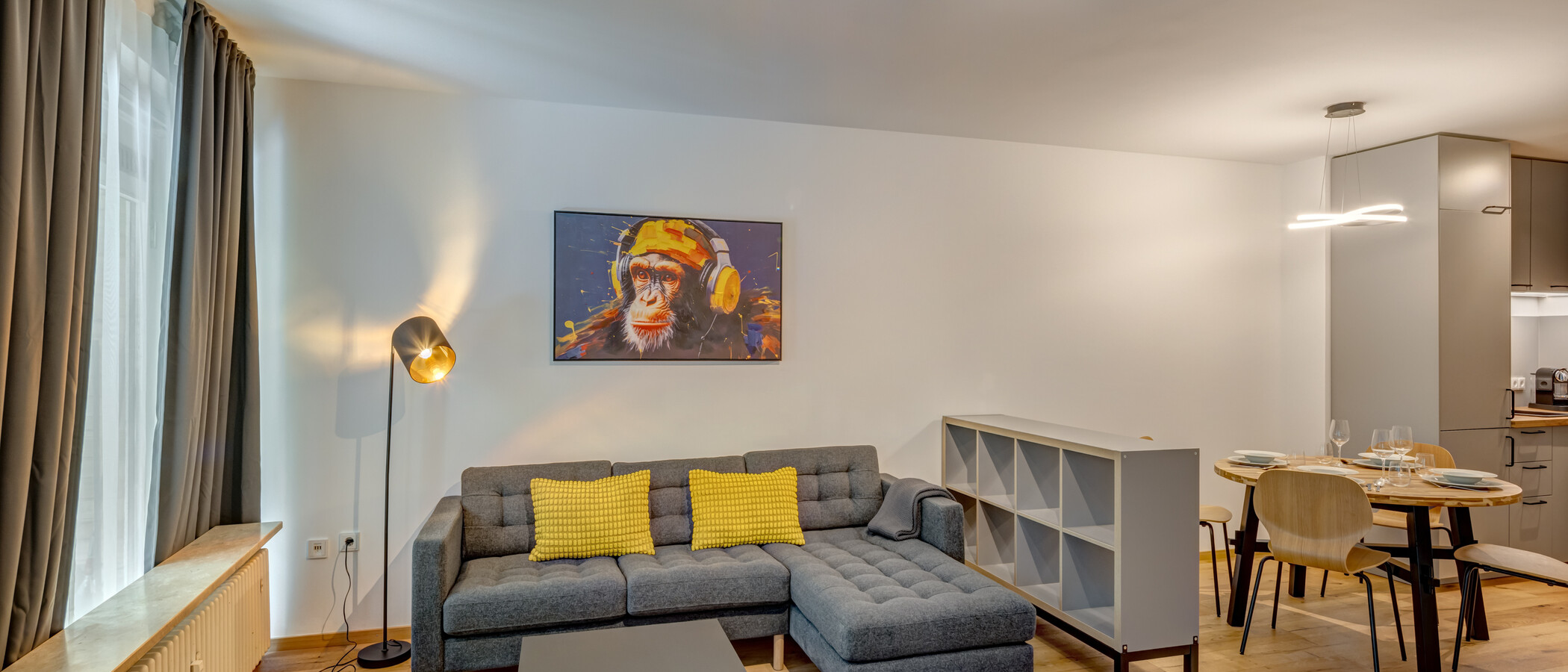 apartment with garden 	 München Solln 01 living area 515