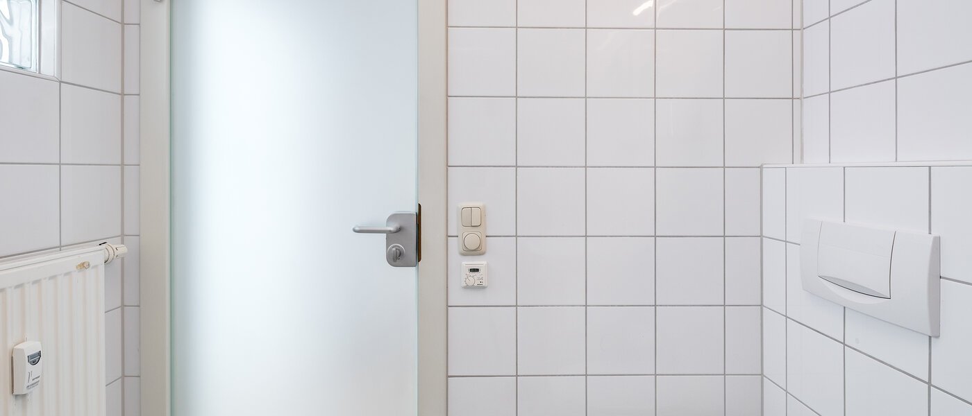 apartment with garden 	 München Au 03 bathroom 5163