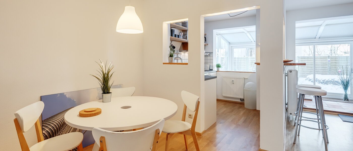 apartment with garden 	 München Au 02 living area 5163