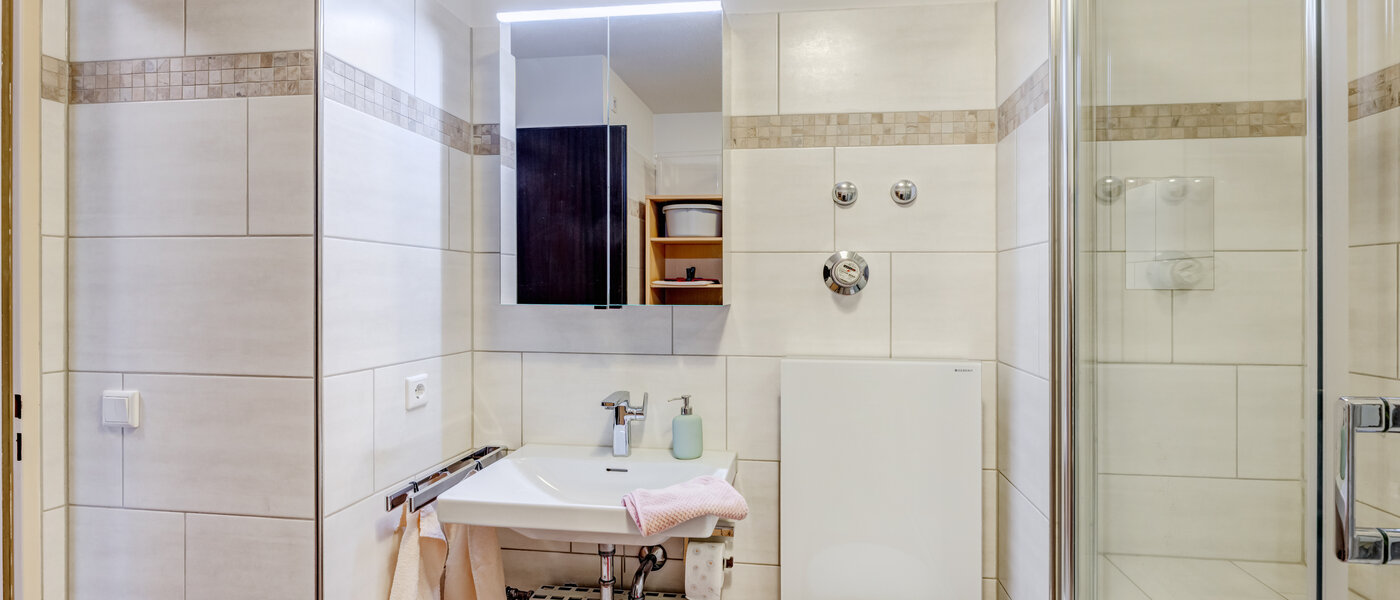 apartment München Haidhausen 02 bathroom 5180