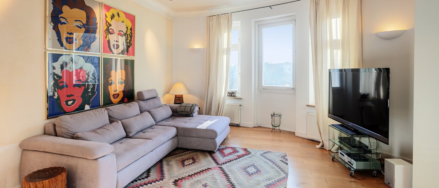 apartment München Neuhausen 01 living area 5216