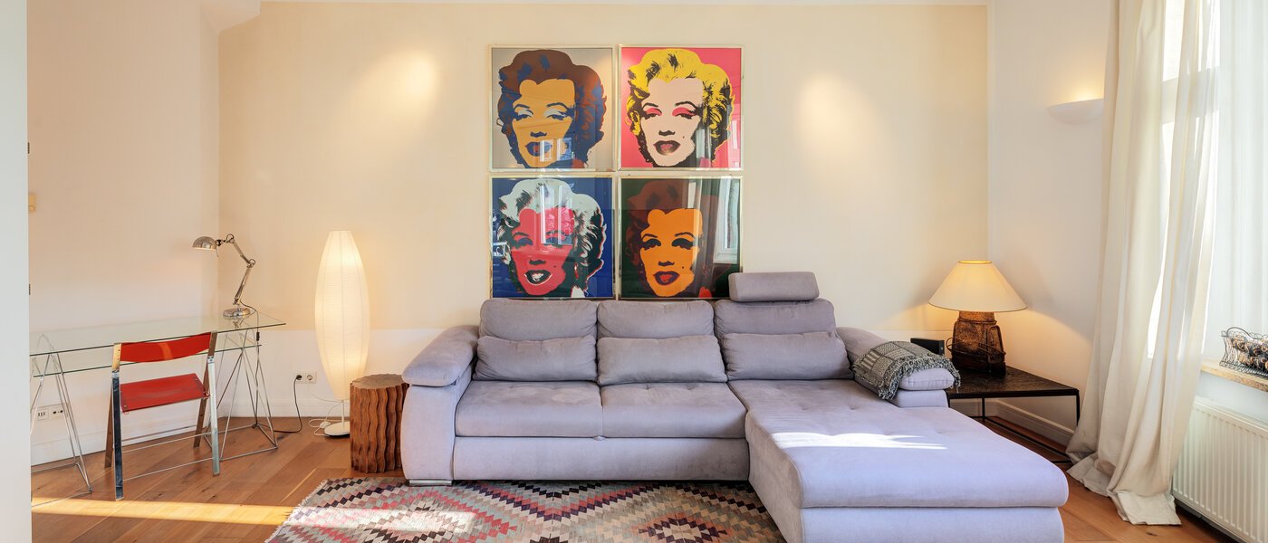 apartment München Neuhausen 02 living area 5216