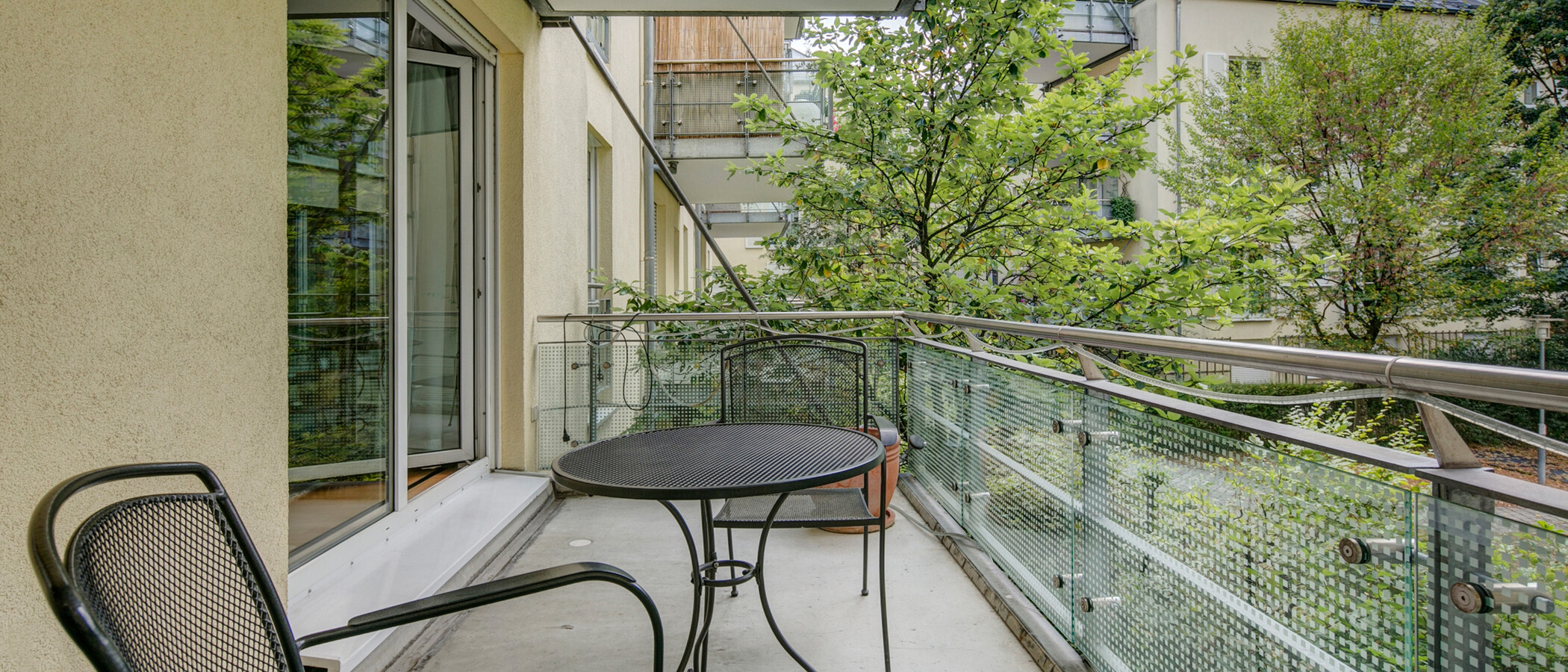apartment München Glockenbachviertel 01 balcony 523