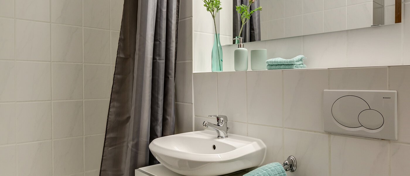 studio München Neuhausen 02 bathroom 5264