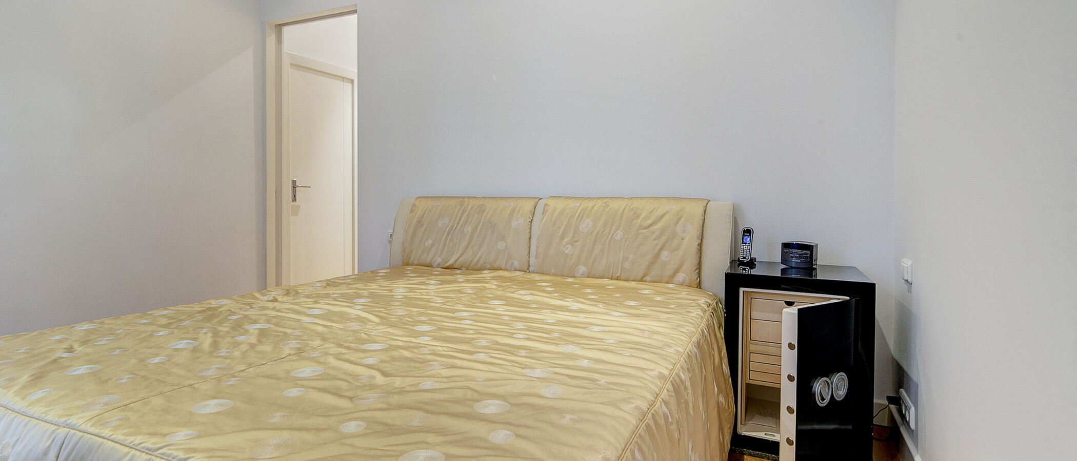 apartment München Schwabing-West (rund um den Hohenzollernplatz) 01 sleeping area 5273