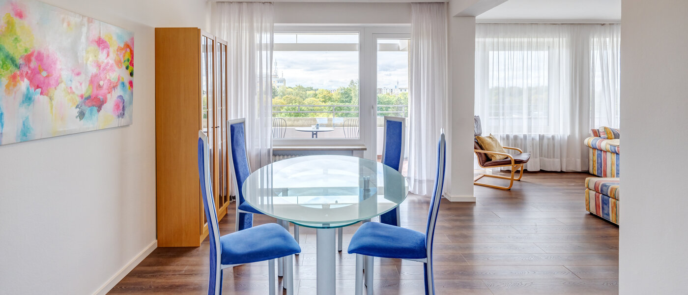 apartment München Bogenhausen 02 dining area 53