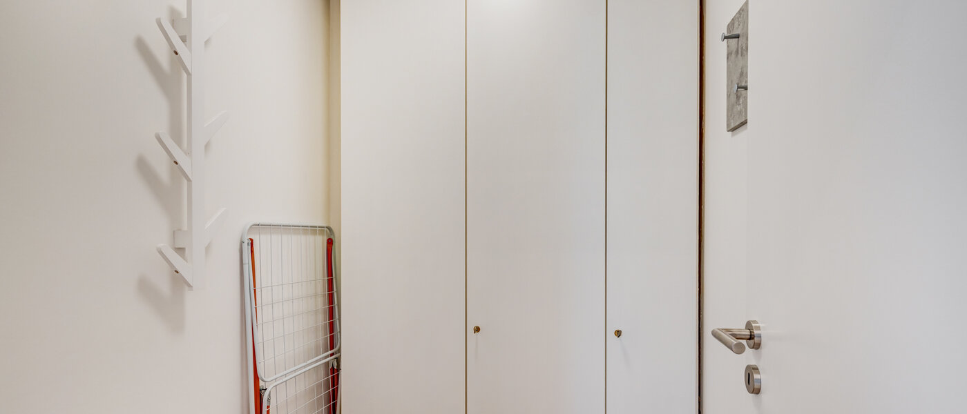 apartment München Bogenhausen 01 storage room 53