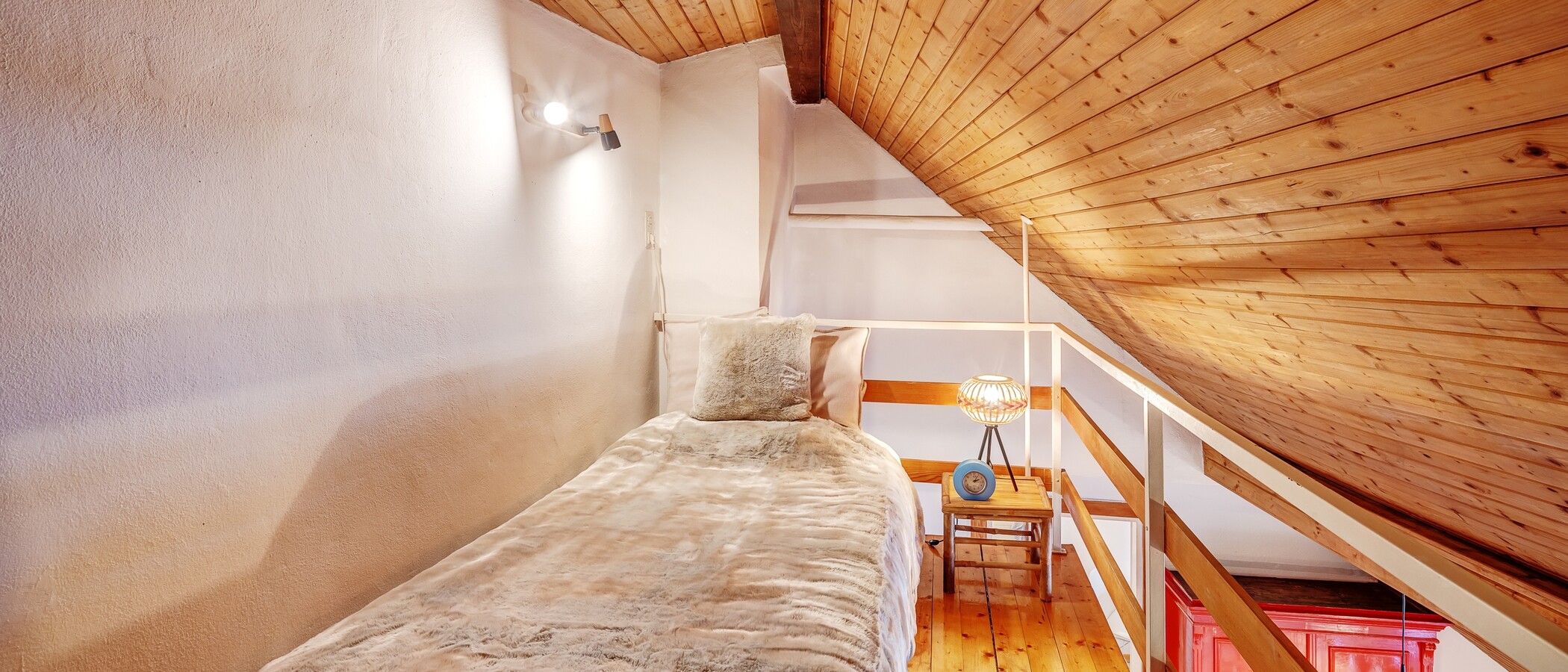 attic apartment München Solln 01 sleeping area 5327