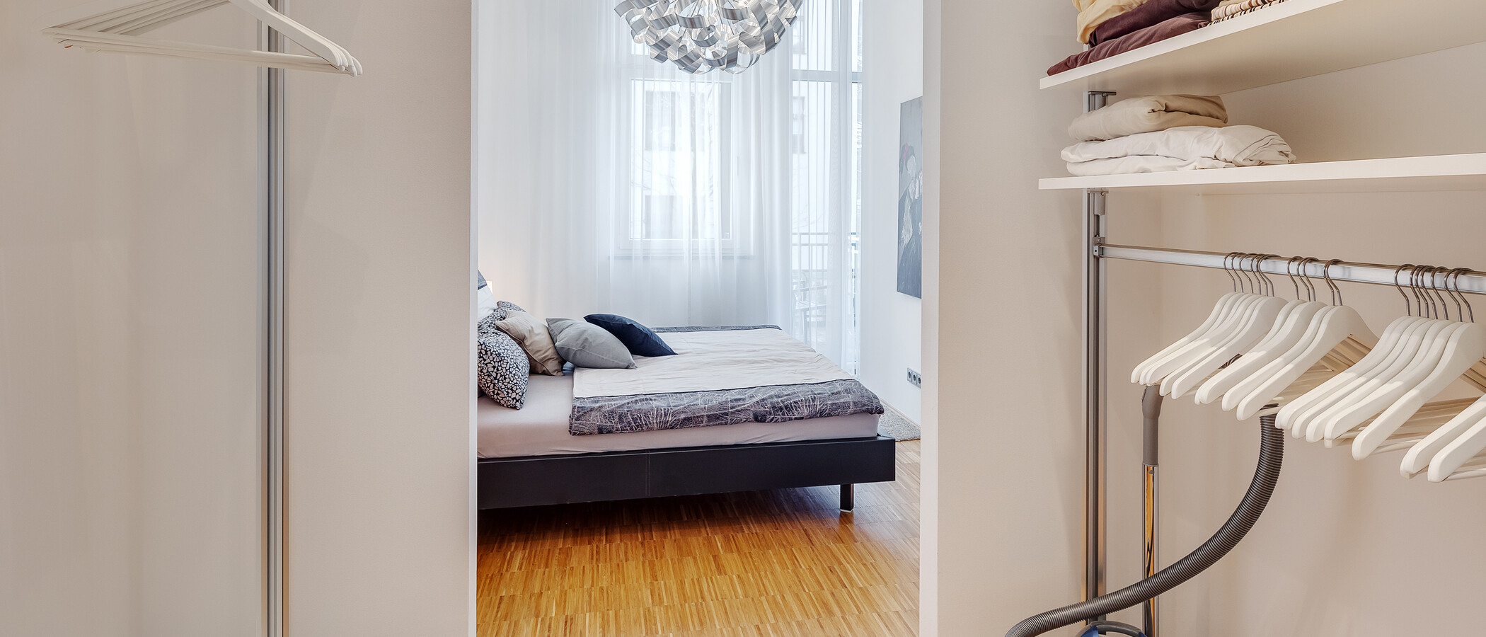 apartment München Isarvorstadt 01 dressing room 5330