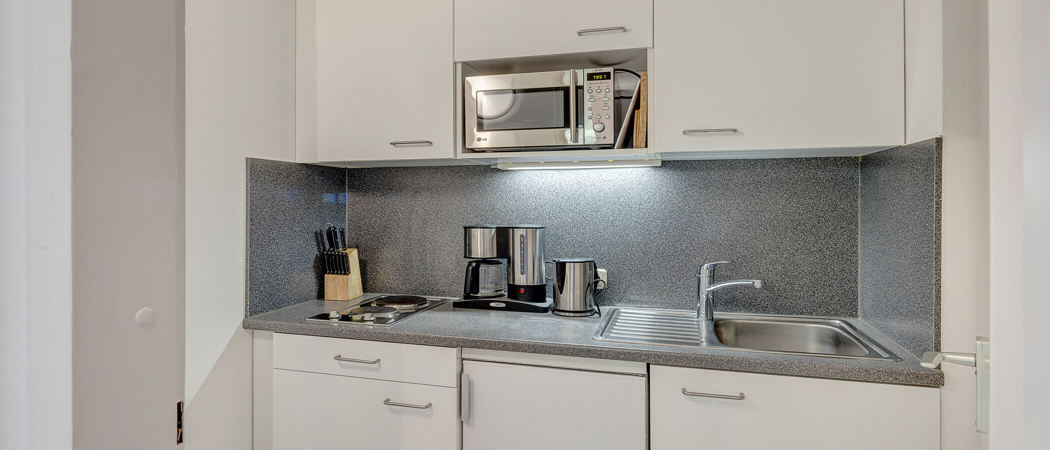 apartment München Schwabing (rechts der Leopoldstraße) 01 kitchen 5389
