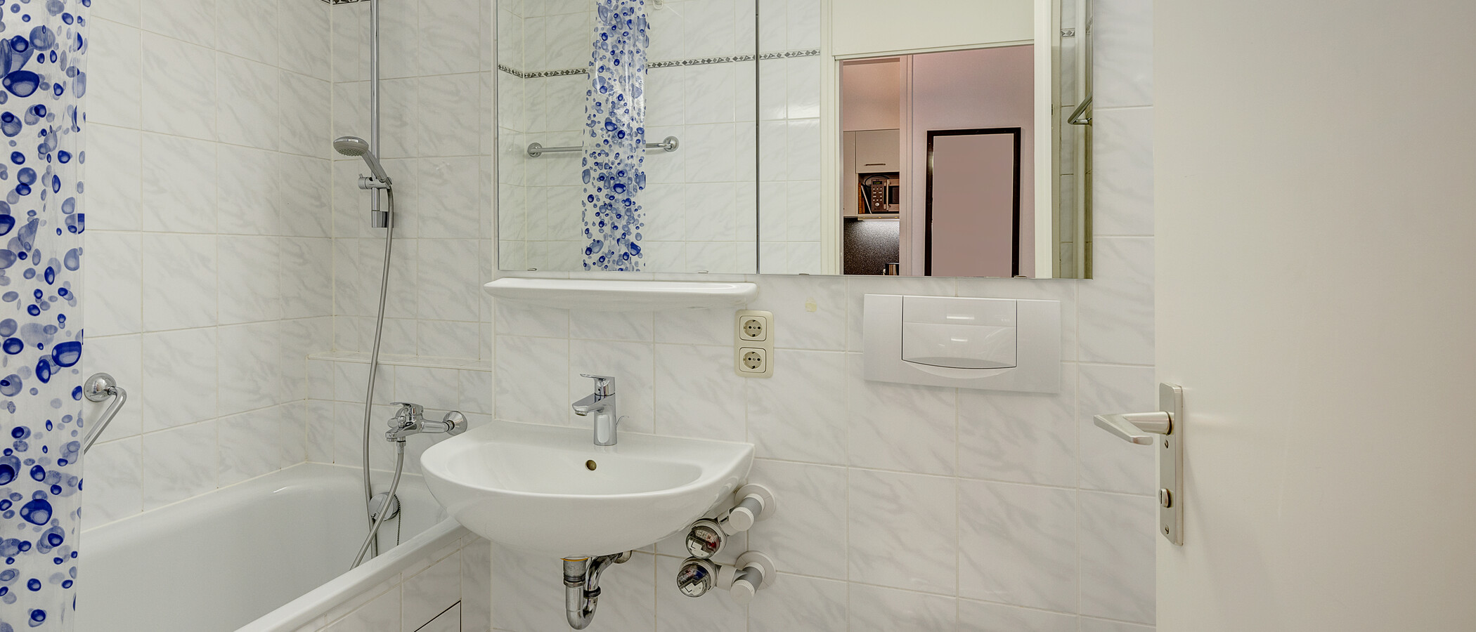 apartment München Schwabing (rechts der Leopoldstraße) 01 bathroom 5389