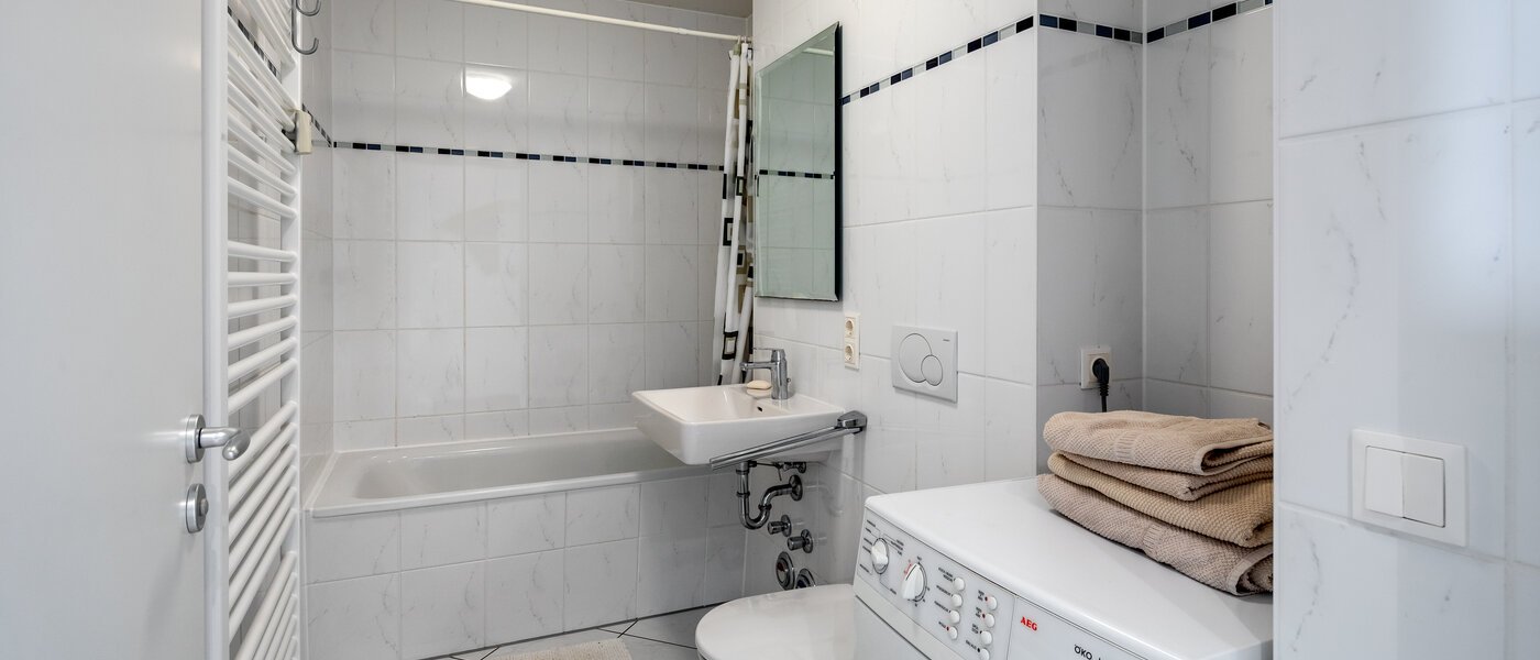 apartment Haar 01 bathroom 5392