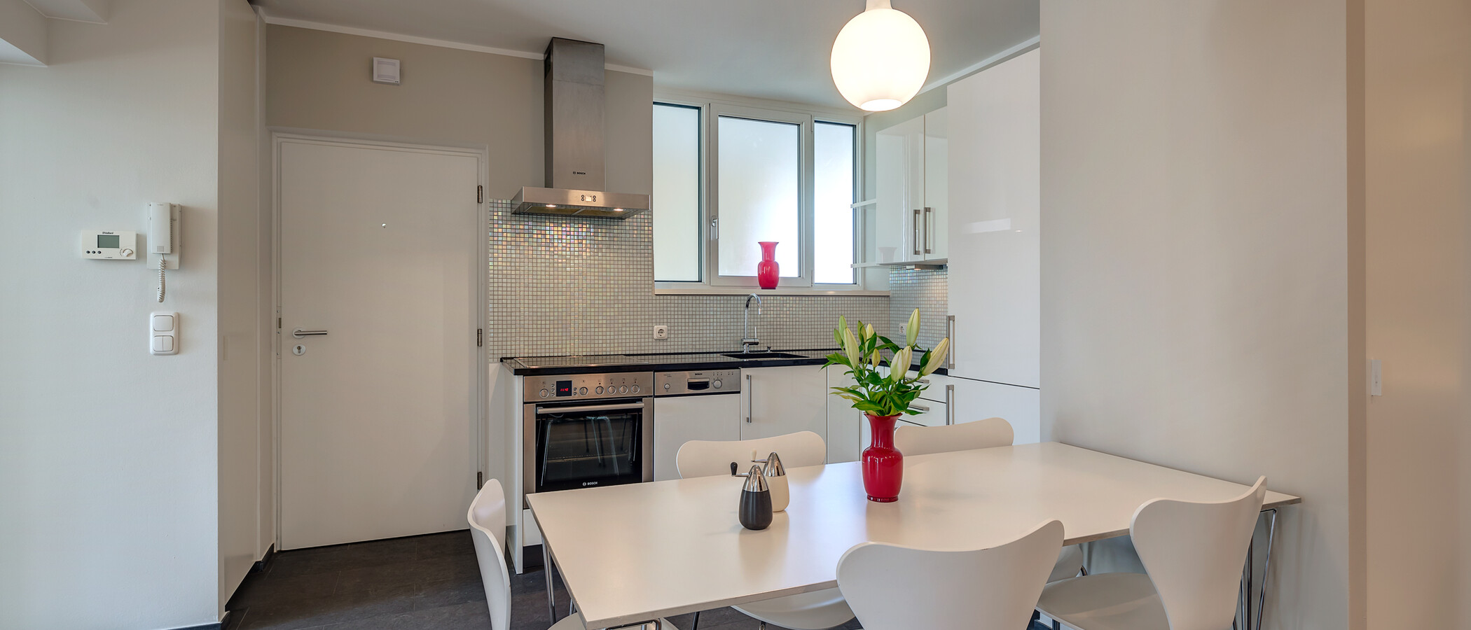 apartment München Schwabing (links der Leopoldstraße) 02 dining area 5407