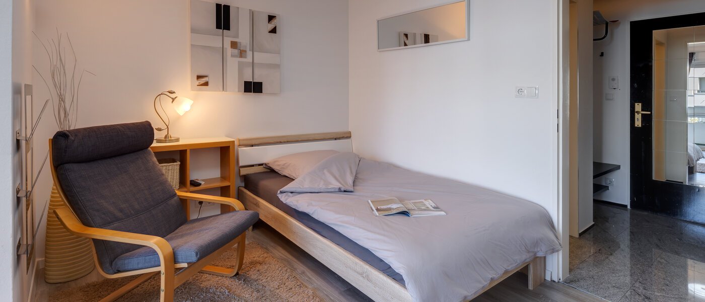 apartment München Milbertshofen 01 sleeping area 5411