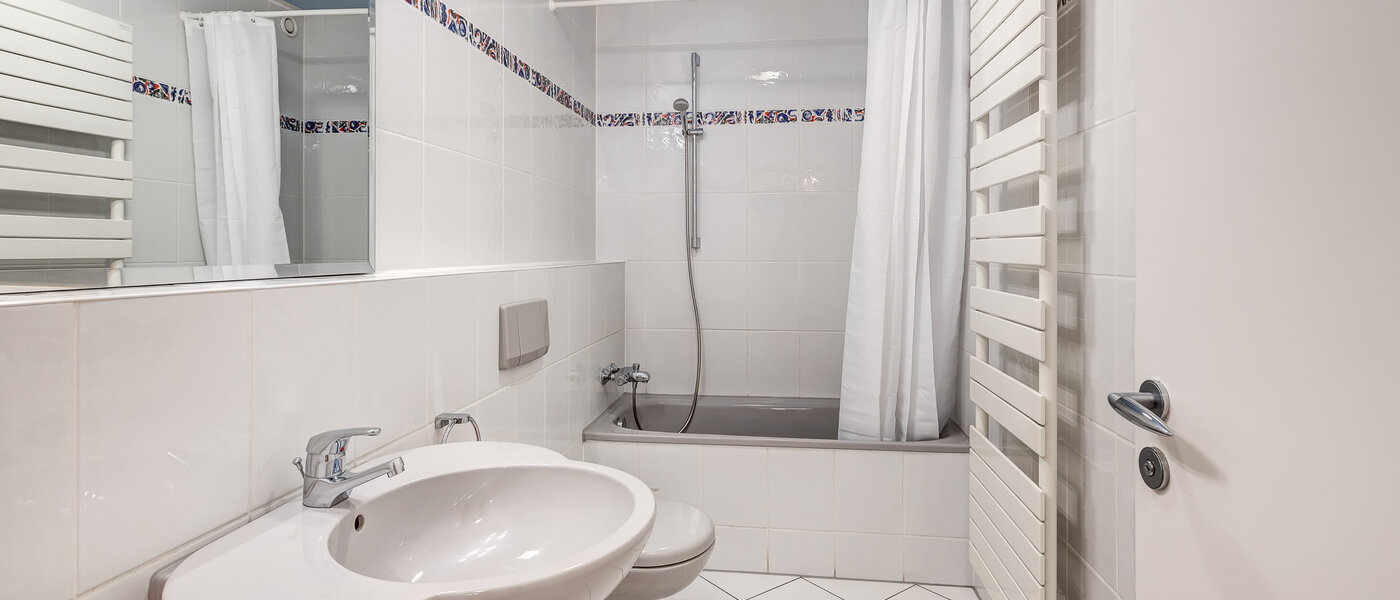 detached house München Obermenzing 01 2. bathroom 5436