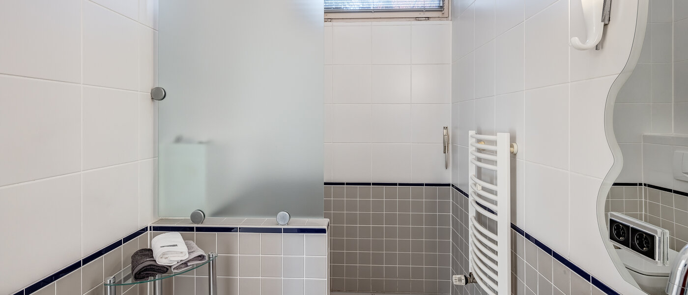 detached house München Obermenzing 02 guest toilet 5436