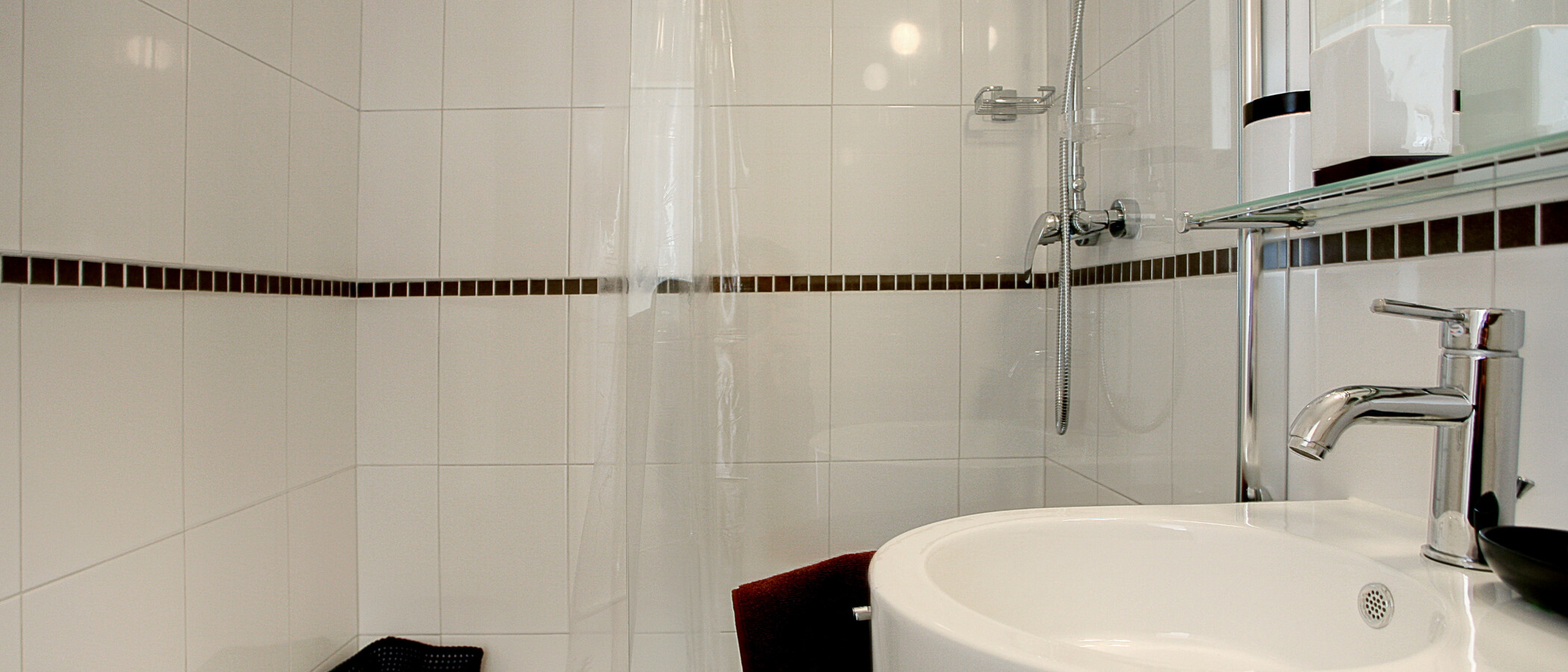 studio München Schwabing 02 bathroom 5442
