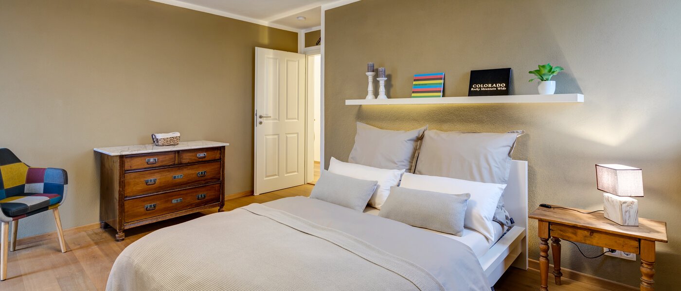 gallery apartment  München Englschalking 01 sleeping area 5515