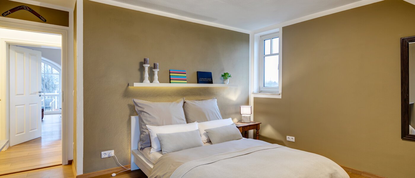 gallery apartment  München Englschalking 02 sleeping area 5515