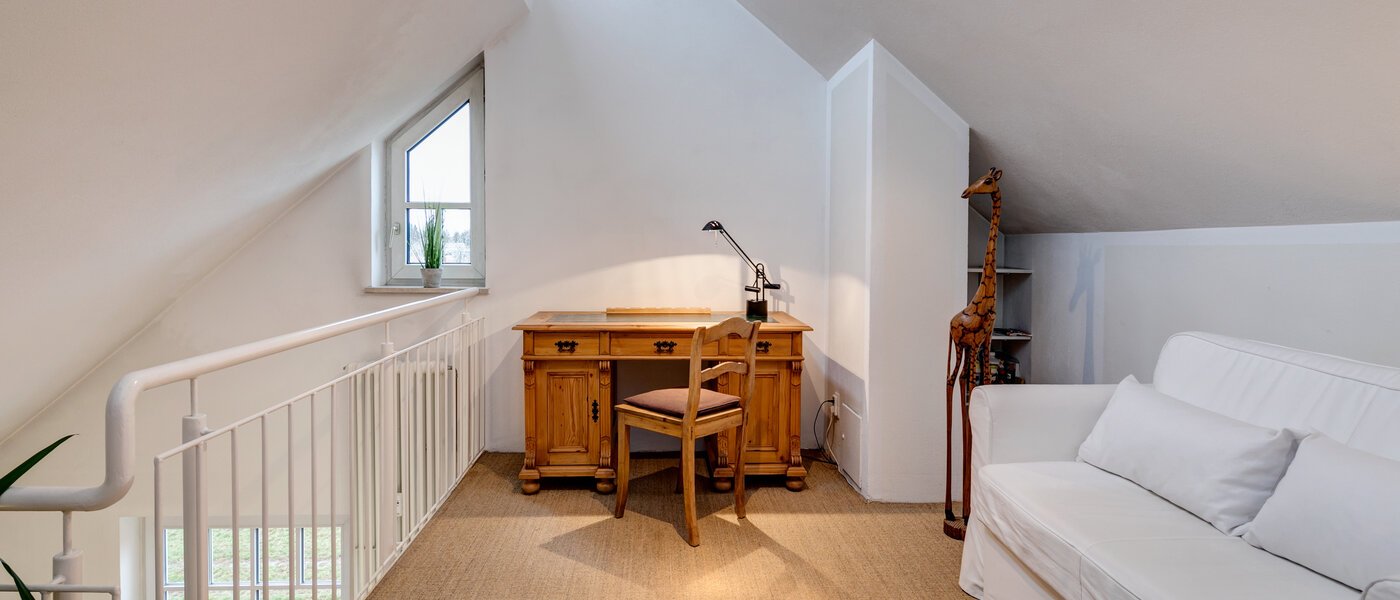 gallery apartment  München Englschalking 04 guest room 5515