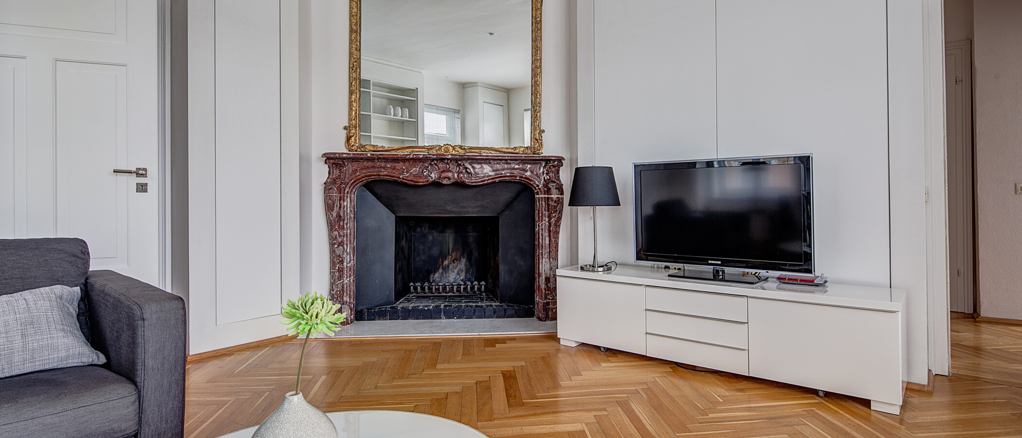 apartment München Schwabing (links der Leopoldstraße) 04 living room 556