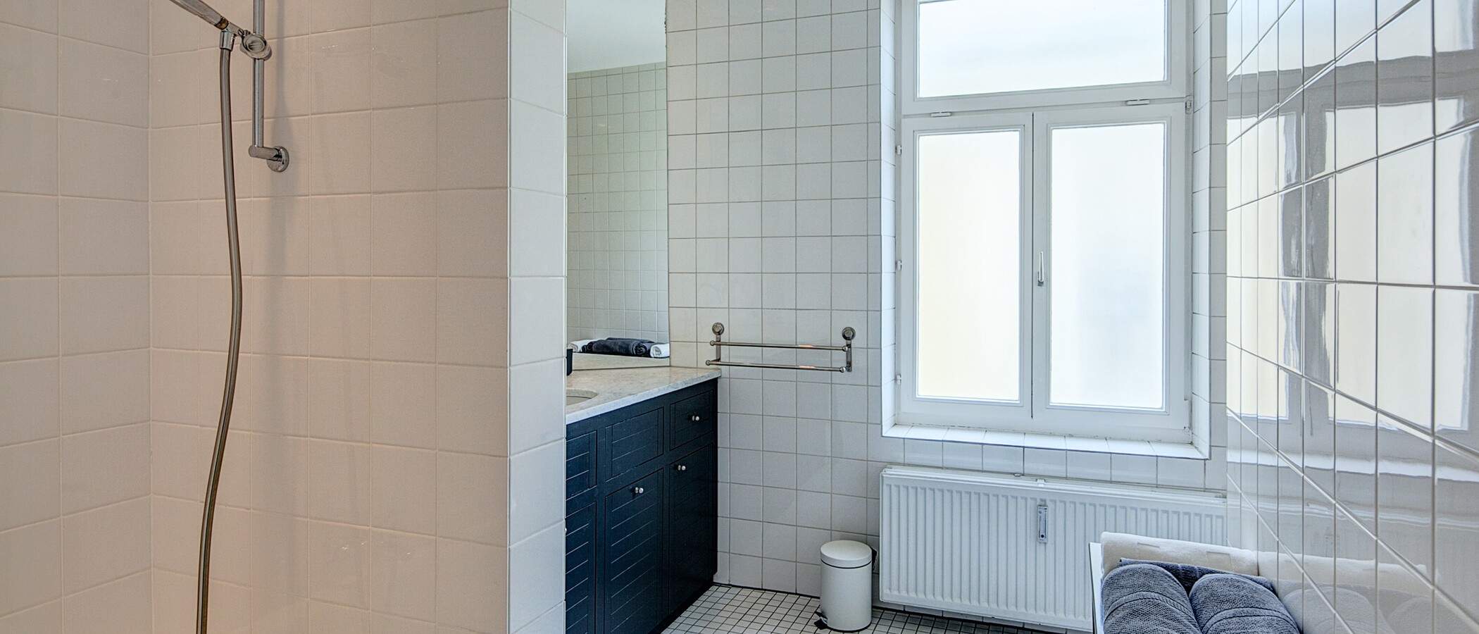 apartment München Schwabing (links der Leopoldstraße) 05 bathroom 556