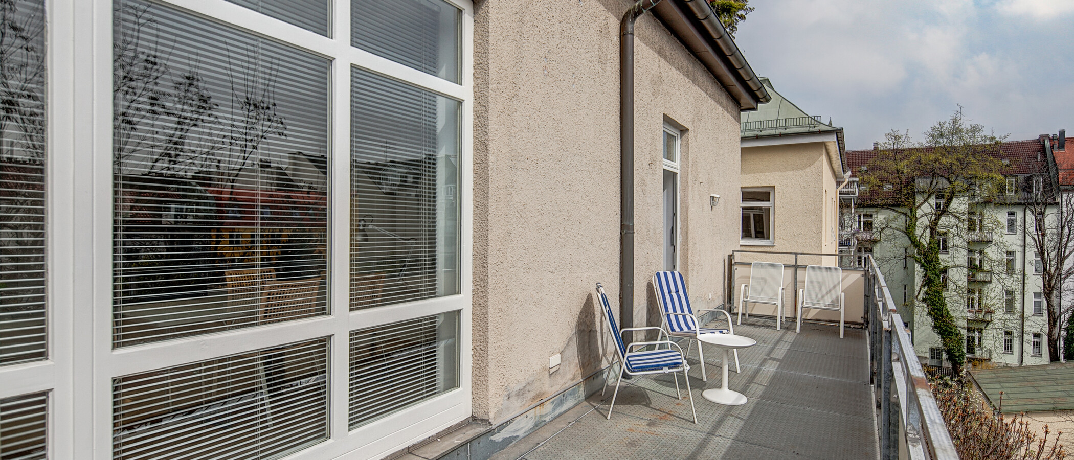 apartment München Schwabing (links der Leopoldstraße) 03 terrace 556