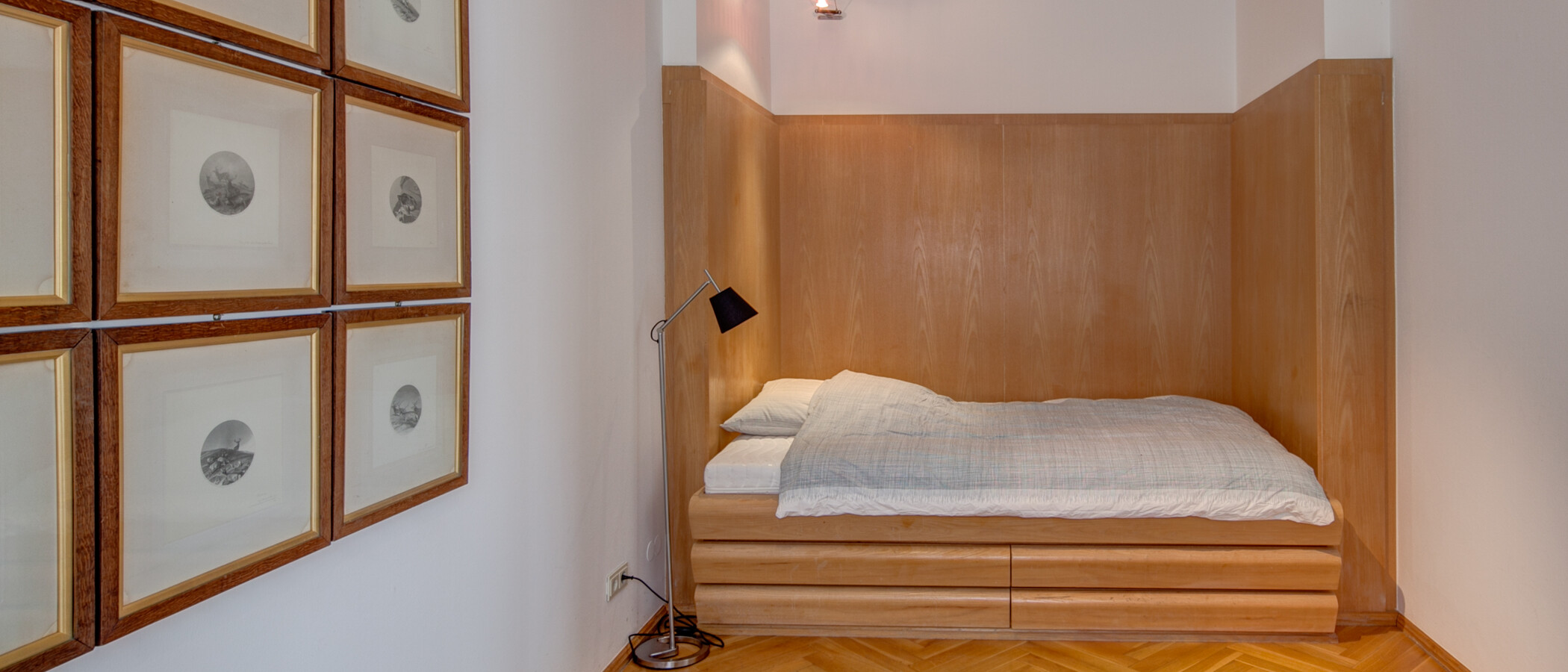 apartment München Schwabing (links der Leopoldstraße) 01 sleeping area 556