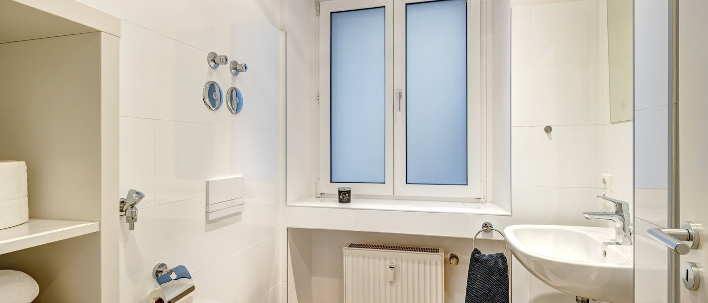 apartment München Schwabing-Nord (zw. Leopoldstraße & Englischen Garten) 02 bathroom 5560