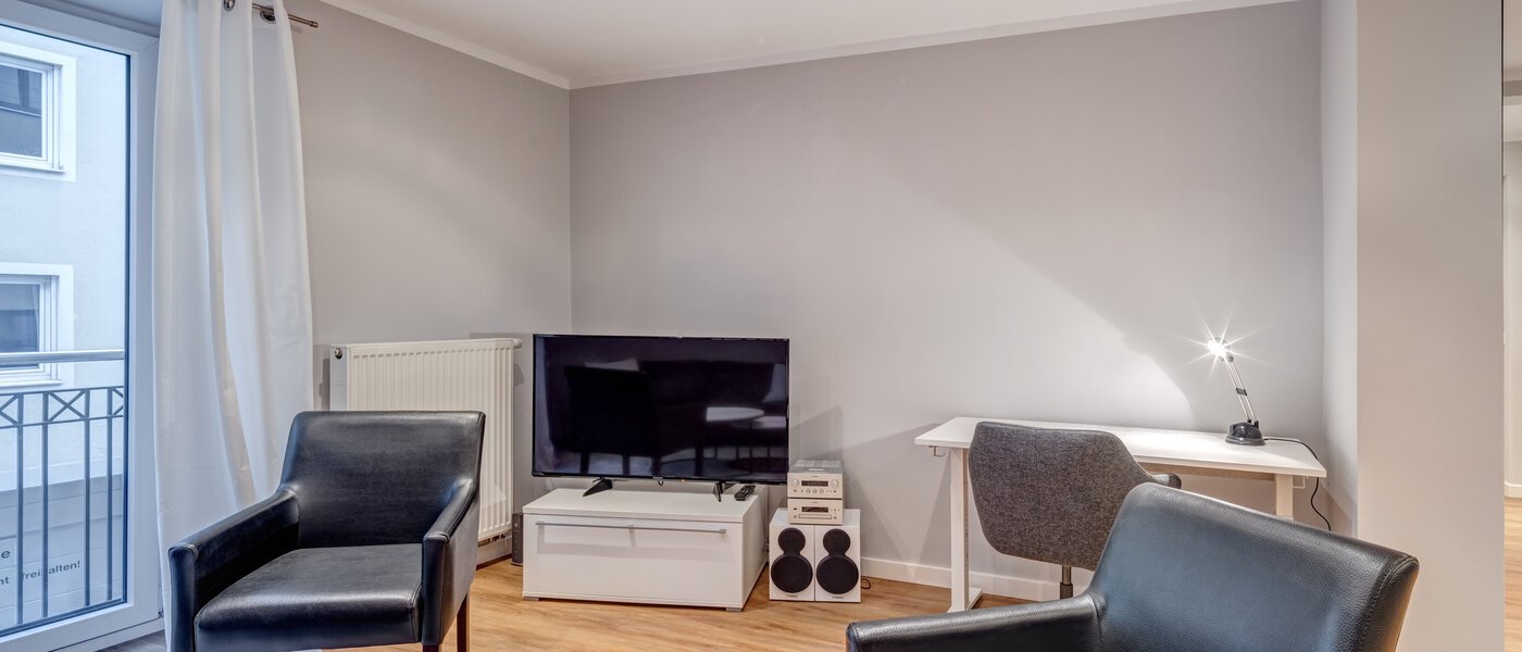 apartment München Schwabing-Nord (zw. Leopoldstraße & Englischen Garten) 02 living area 5560