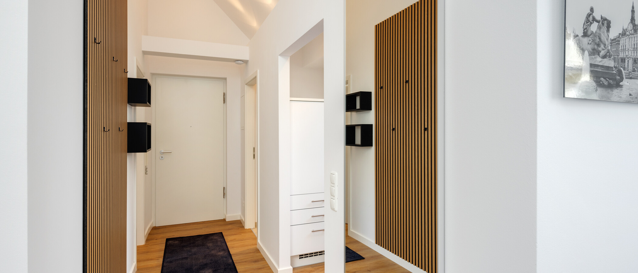 attic apartment München Schwabing 01 hall 5576