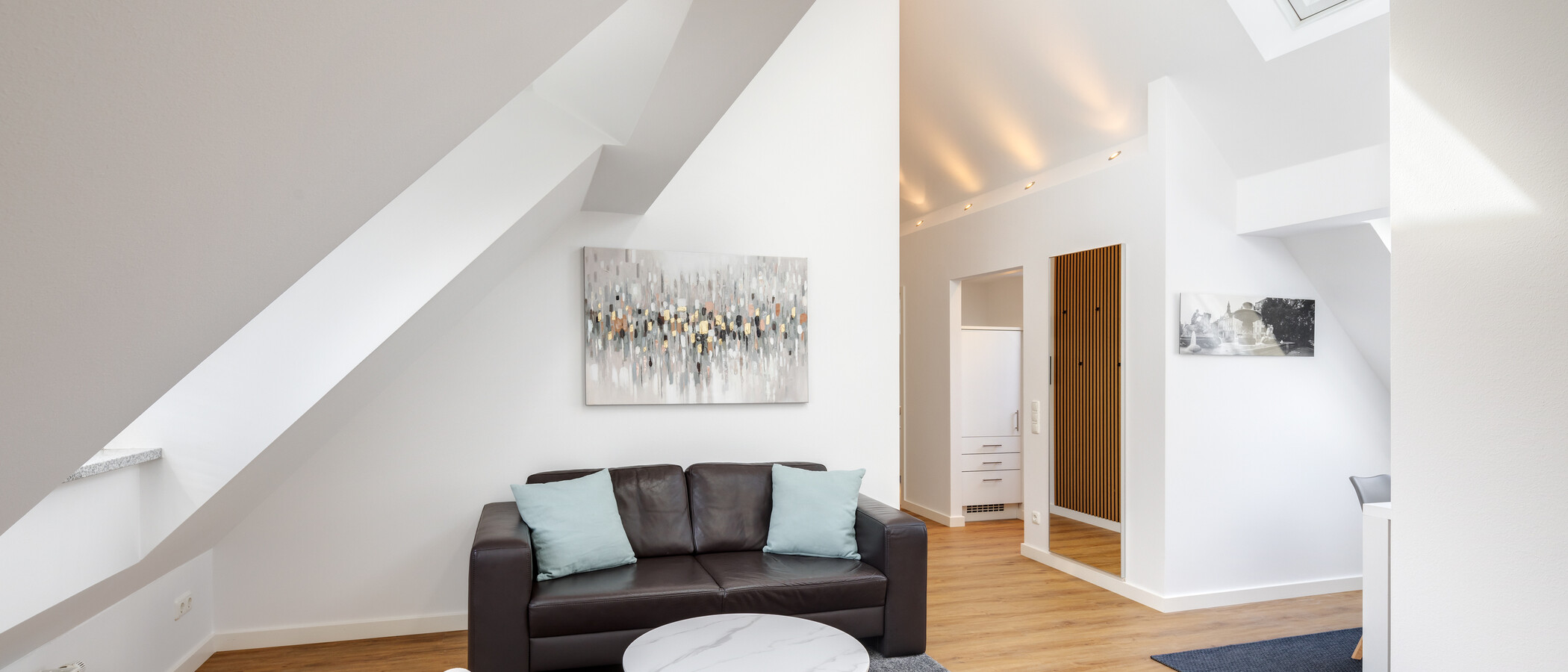 attic apartment München Schwabing 01 living area 5576