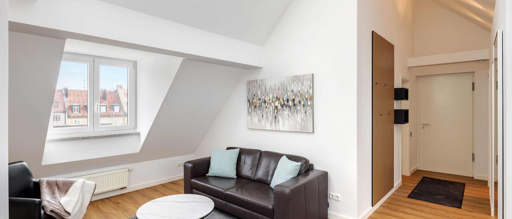 attic apartment München Schwabing 02 living area 5576