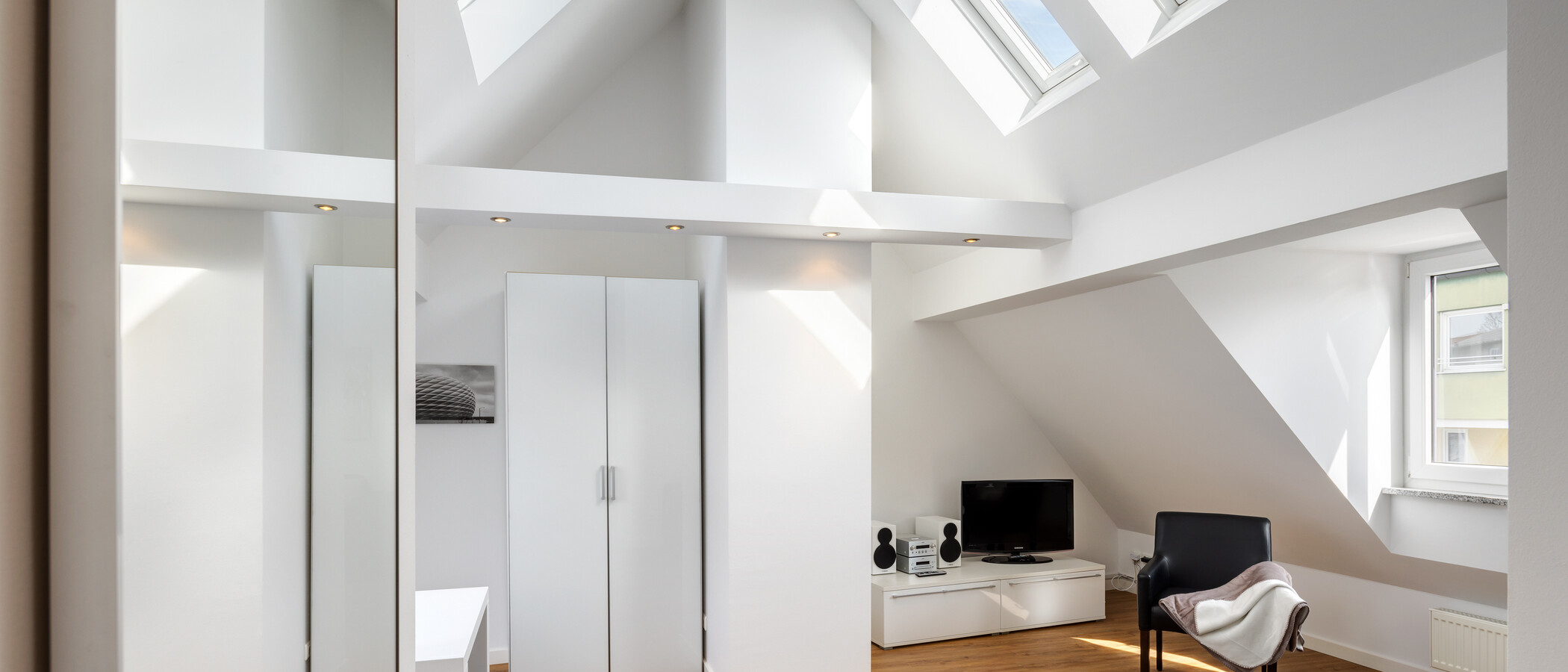 attic apartment München Schwabing 03 living area 5576