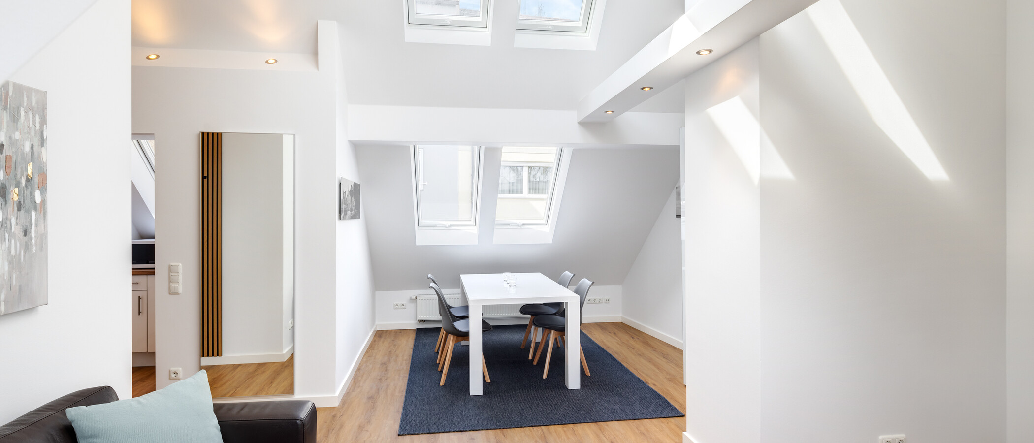 attic apartment München Schwabing 04 living area 5576