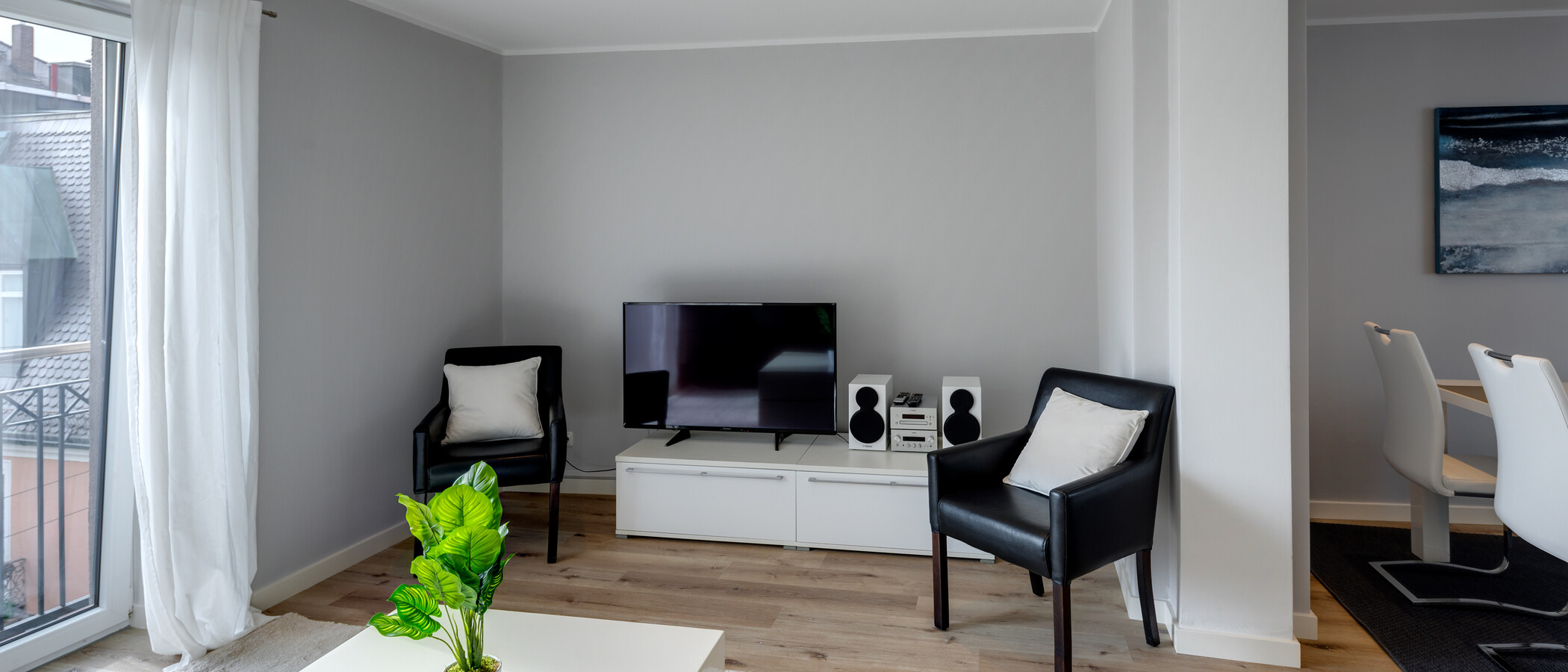 apartment München Schwabing-Nord (zw. Leopoldstraße & Englischen Garten) 02 living area 5577