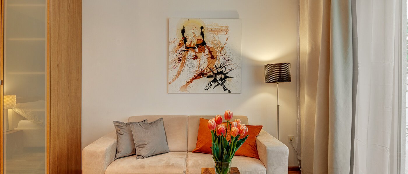 apartment München Schwabing-West (rund um den Hohenzollernplatz) 02 living area 5579