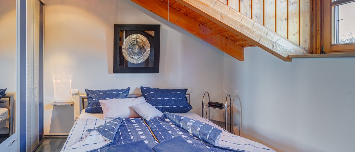 attic apartment München Am Hart 01 bedroom 5630