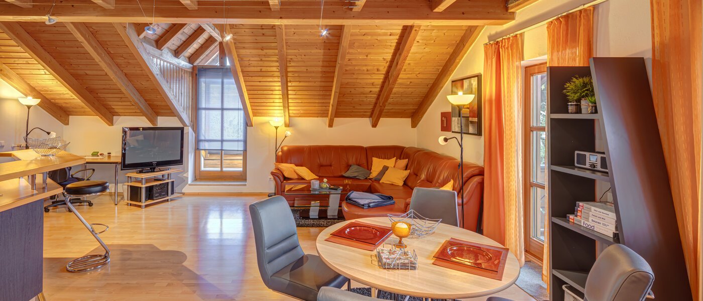 attic apartment München Am Hart 04 living area 5630