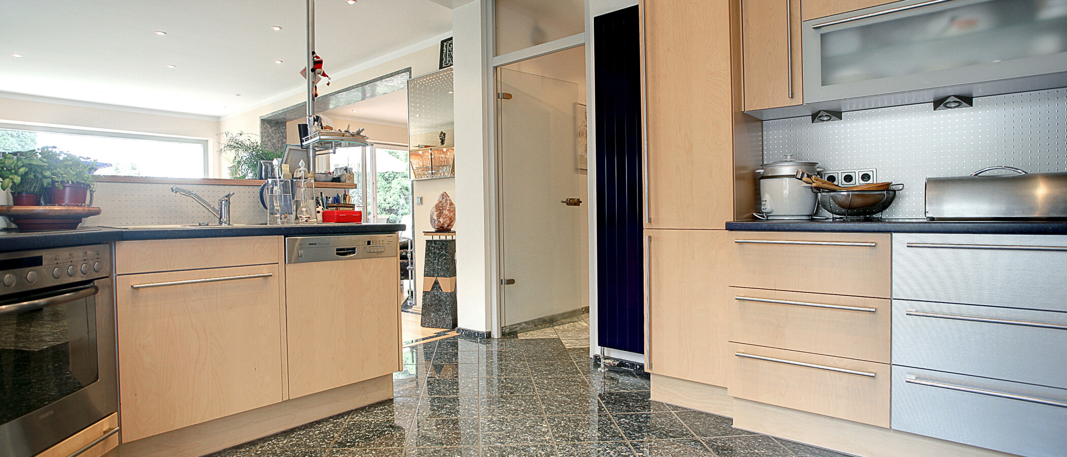 apartment with garden 	 Baierbrunn 05 kitchen 5633