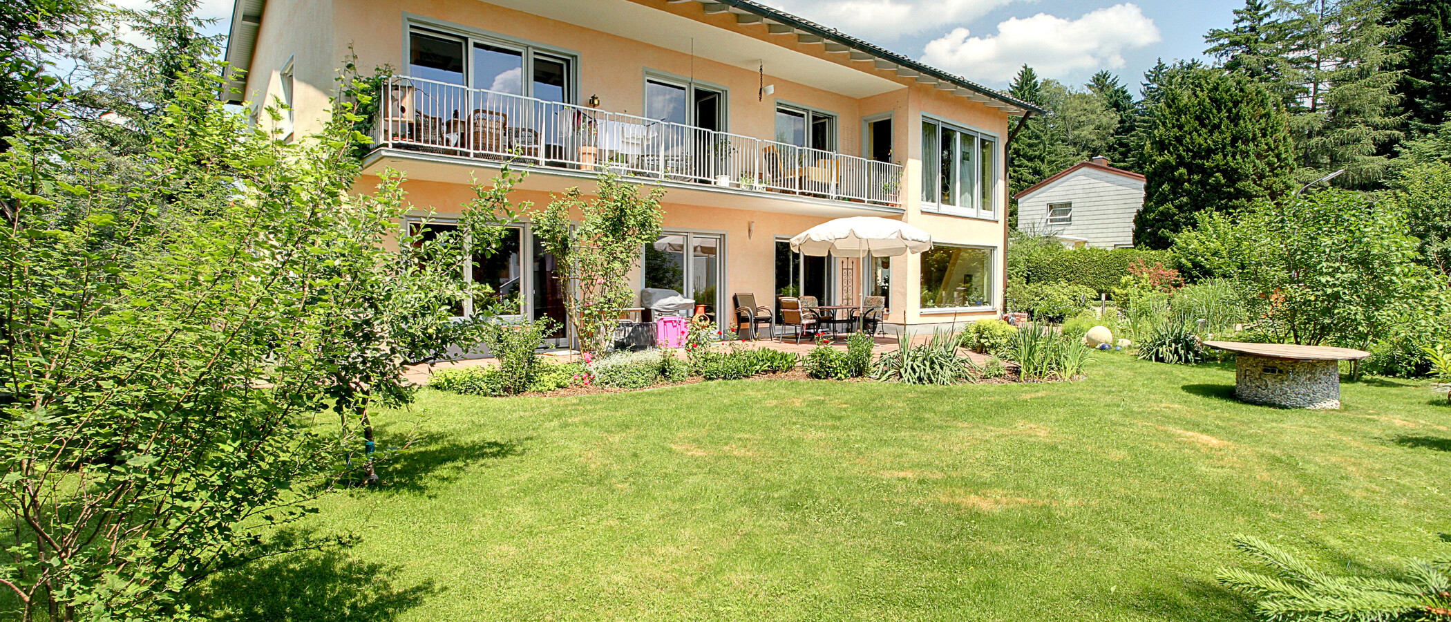 apartment with garden 	 Baierbrunn 01 garden 5633