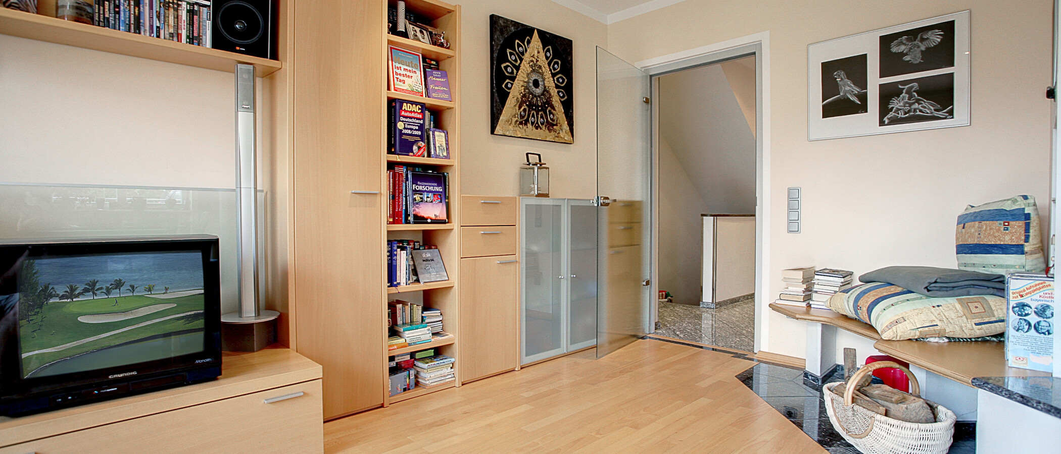 apartment with garden 	 Baierbrunn 03 living area 5633