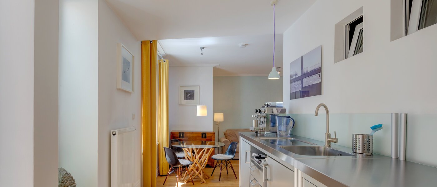apartment München Glockenbachviertel 01 kitchen 5717